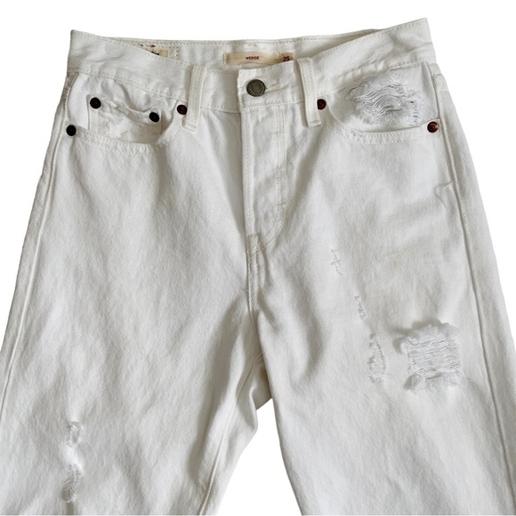 Levi’s Premium Wedgie Icon Fit Ankle Cropped Ripped
Distressed 25 White - Picture 5 of 16